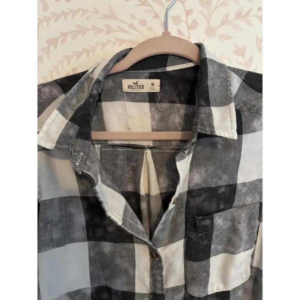 Hollister Women's Black and White Checkered Acid Wash Button-Up Shirt Size M - Picture 3 of 5